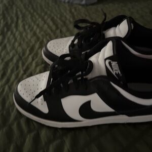 Nike Men's Classic Black and White Sneakers